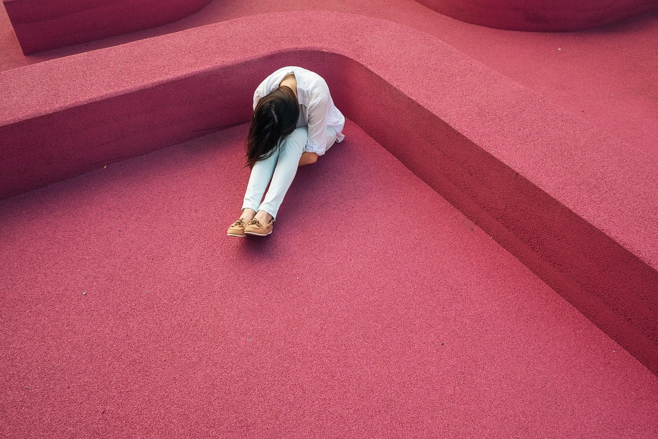 woman, upset, wallpaper 4k